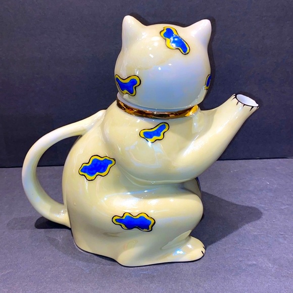 “This Kitty Needs A Home”Gold Castle Kitten Handpainted Porcelain Teapot - Picture 3 of 12